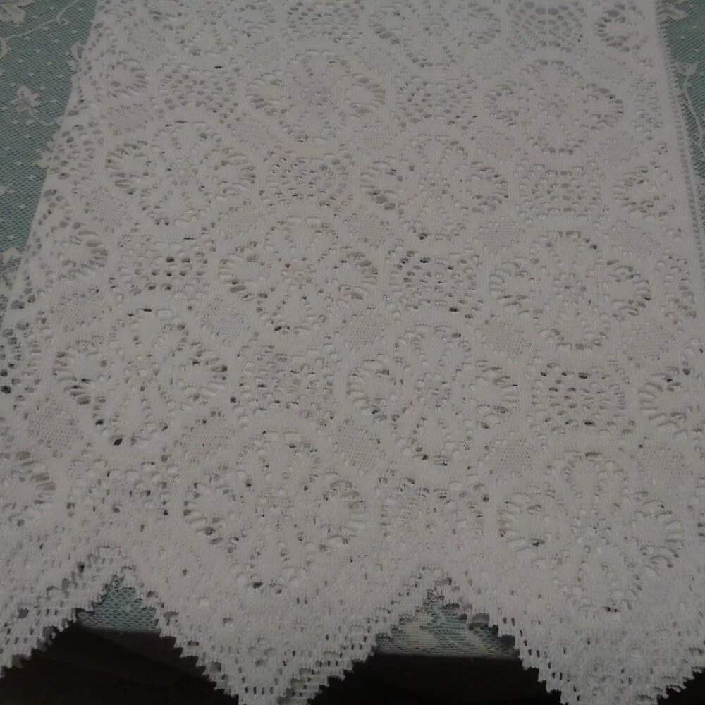 VINTAGE WHITE LACEY THICK LONG VALANCE